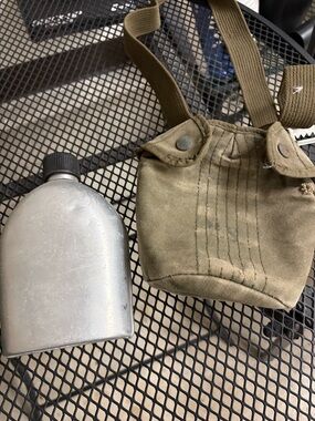 Vintage Olive Green Canvas Military-Style Water Canteen Pouch with Canteen